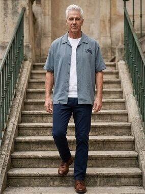 Hard Rock Cafe Light Blue Casual Button Down Shirt